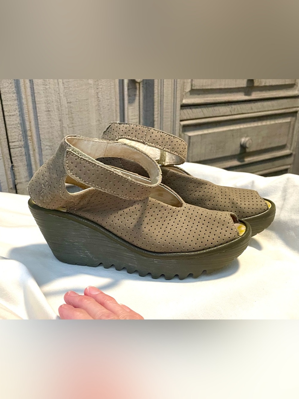 Fly London Yala Perforated Wedge Sandals-Taupe-Ankle Strap/Open Toe-Wm Sz 6 1/2 - Picture 2 of 8